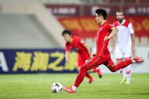 体坛:国足赛前只能踩场无法训练 新闻发布会模式类似于中超