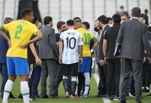 BBC：FIFA目前正在收集各方证据，以充分了解比赛暂停事件