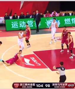俩假摔俩T！大家是怎么评价朱旭航这两记投篮？