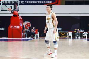 孙铭徽生涯助攻数超越孟达 升至CBA历史第35位